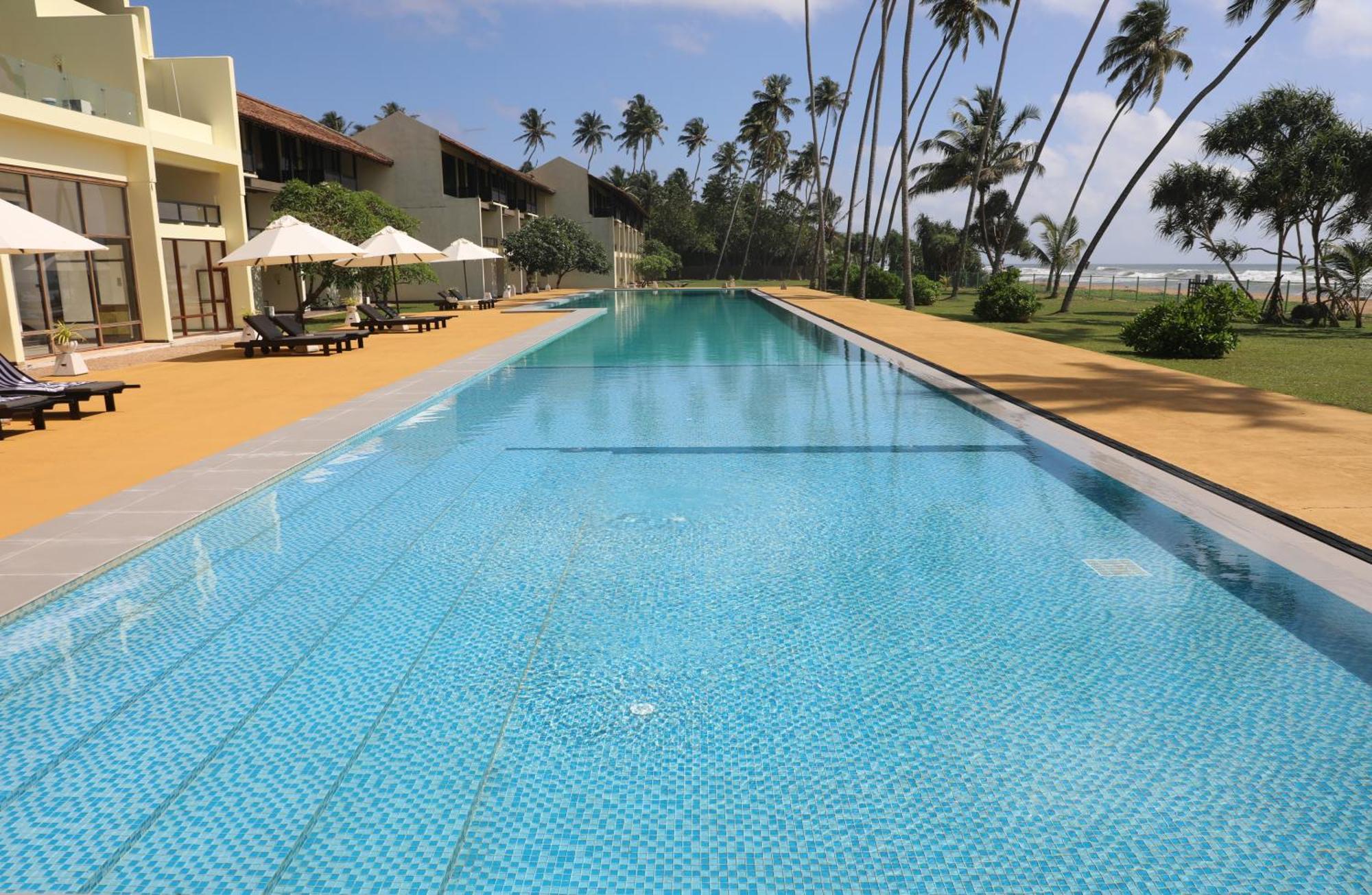 Grand Beach Wadduwa Buitenkant foto