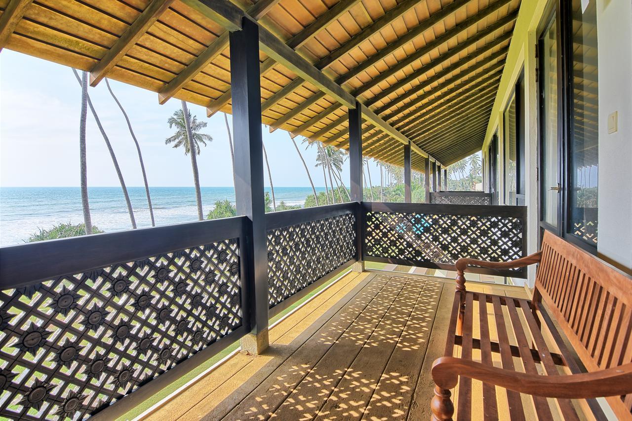 Grand Beach Wadduwa Buitenkant foto