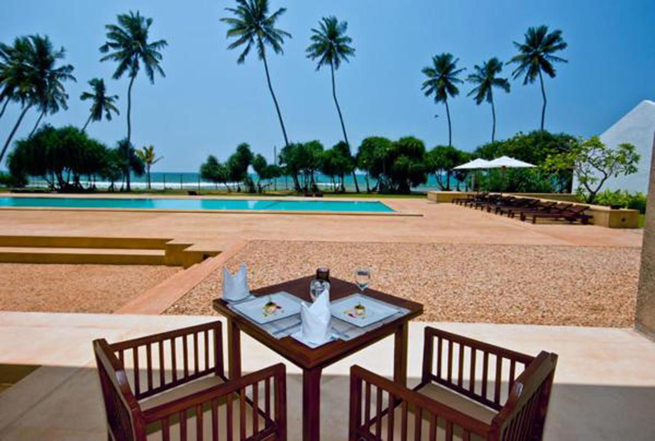 Grand Beach Wadduwa Buitenkant foto