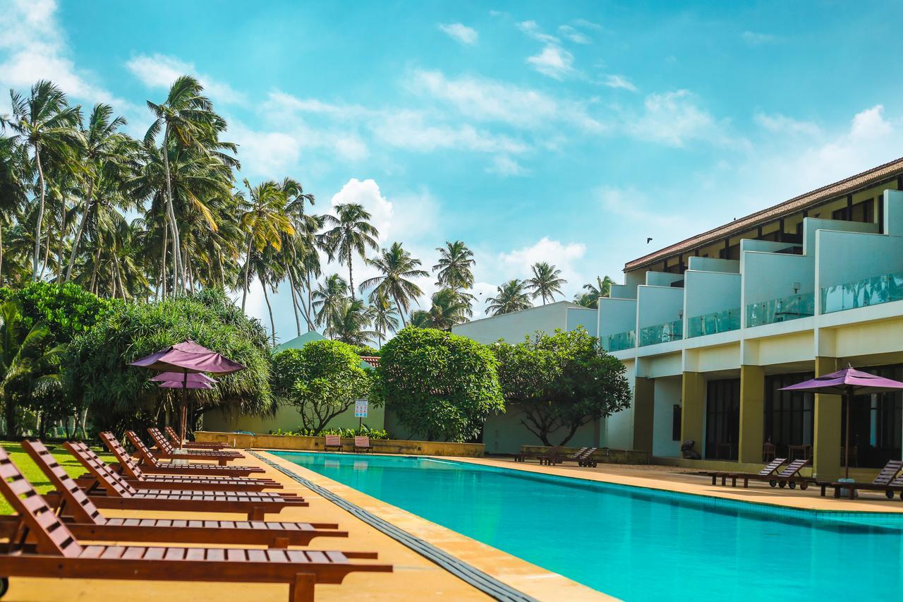 Grand Beach Wadduwa Buitenkant foto