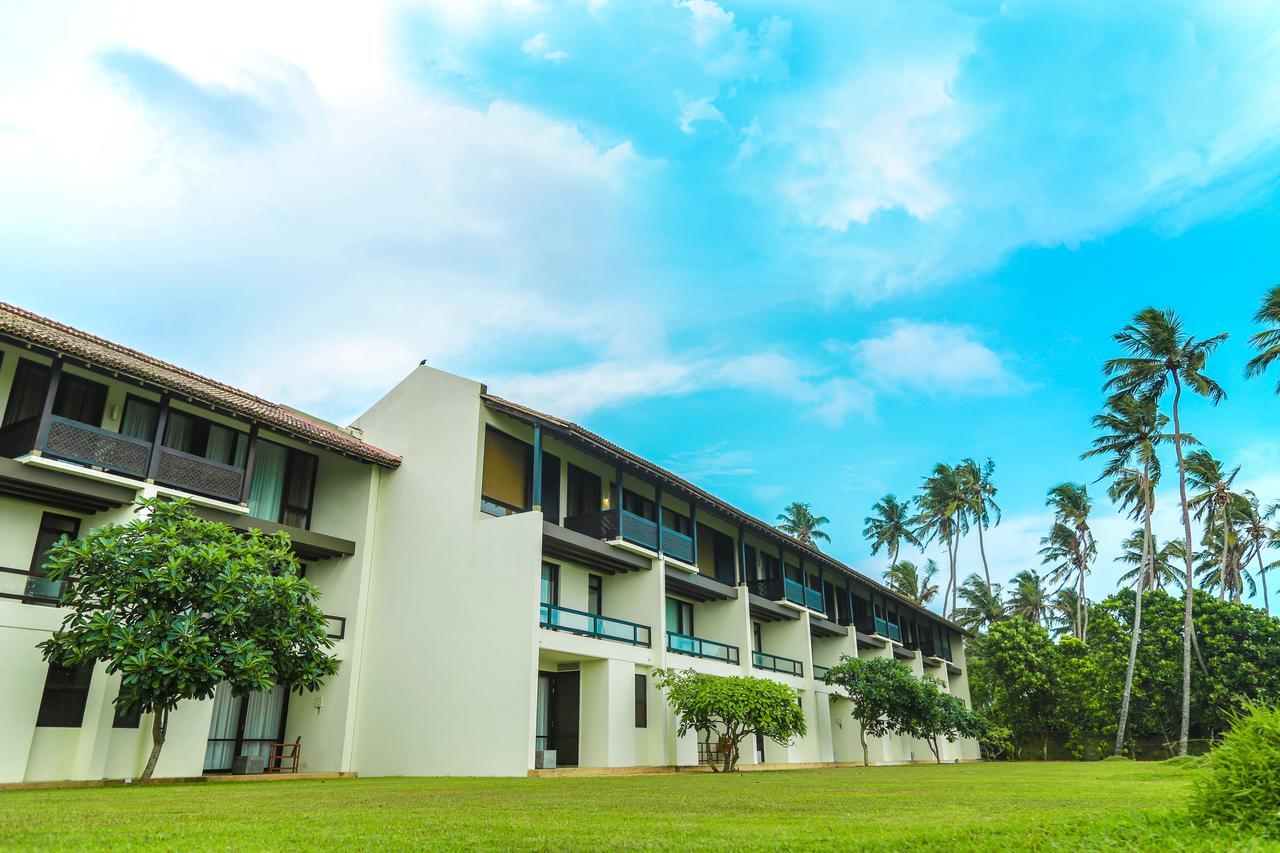 Grand Beach Wadduwa Buitenkant foto